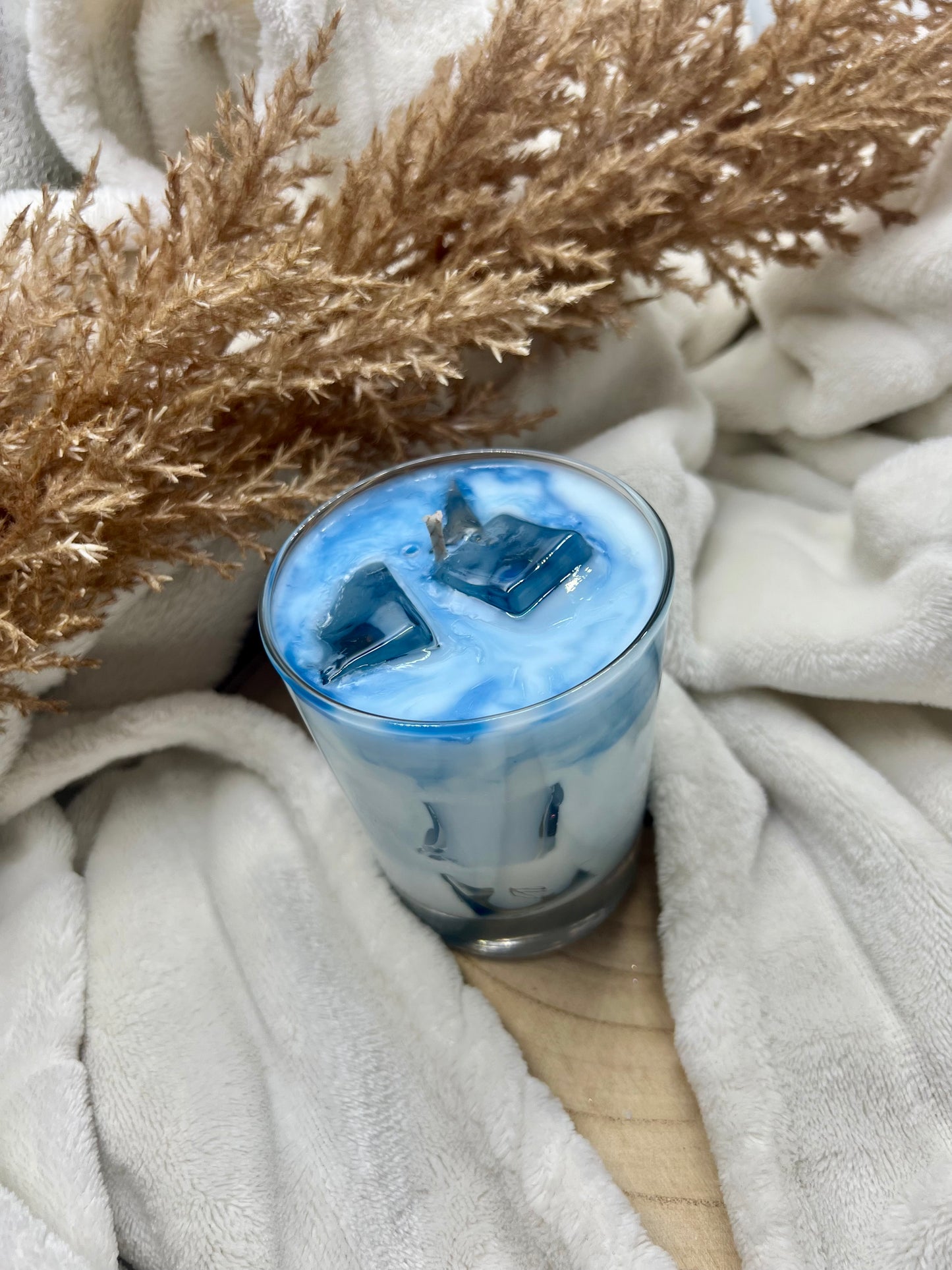 Blaubeer Iced Latte
