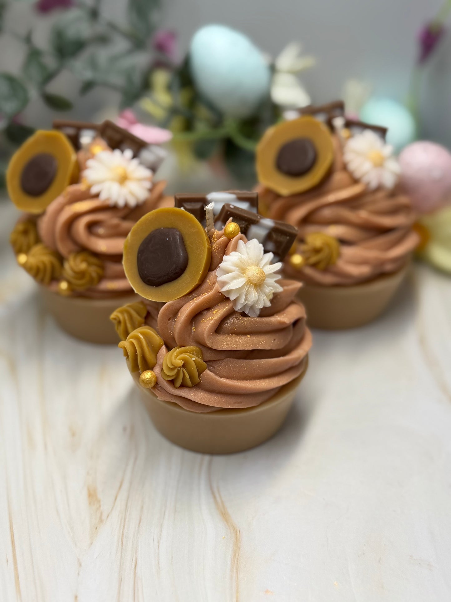 Vanilla Toffee Cupcake