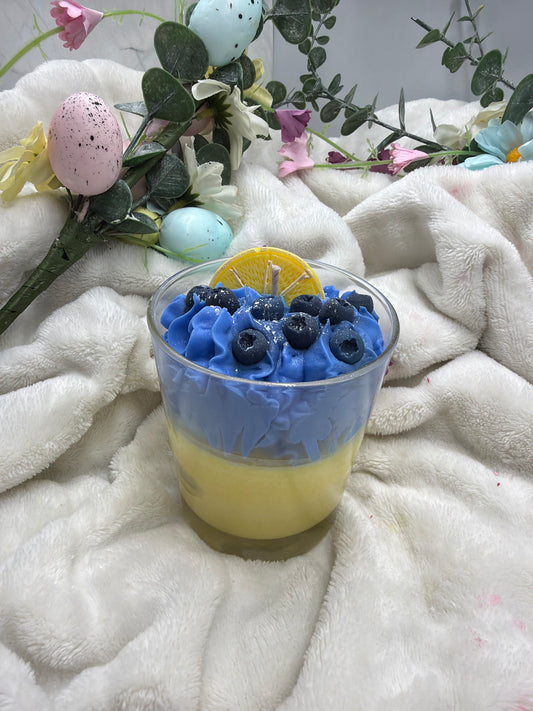 Handgegossene Dessertkerze mit Blaubeere-Zitrone Duft