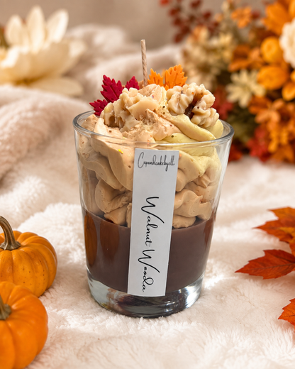 Handgegossene herbstliche Walnut Wood Duftkerze mit Walnuss und Ahorn Duft